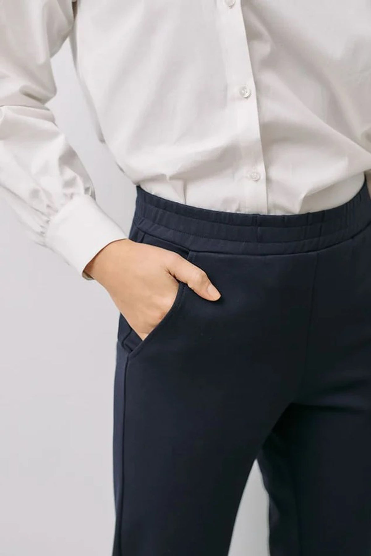 Pantaloni cu talie elastica