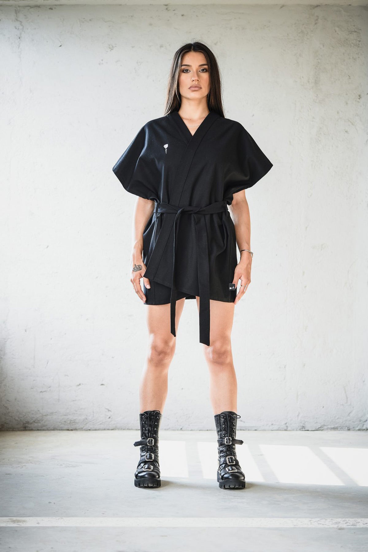 Kimono negru unisex Confident Concept Store