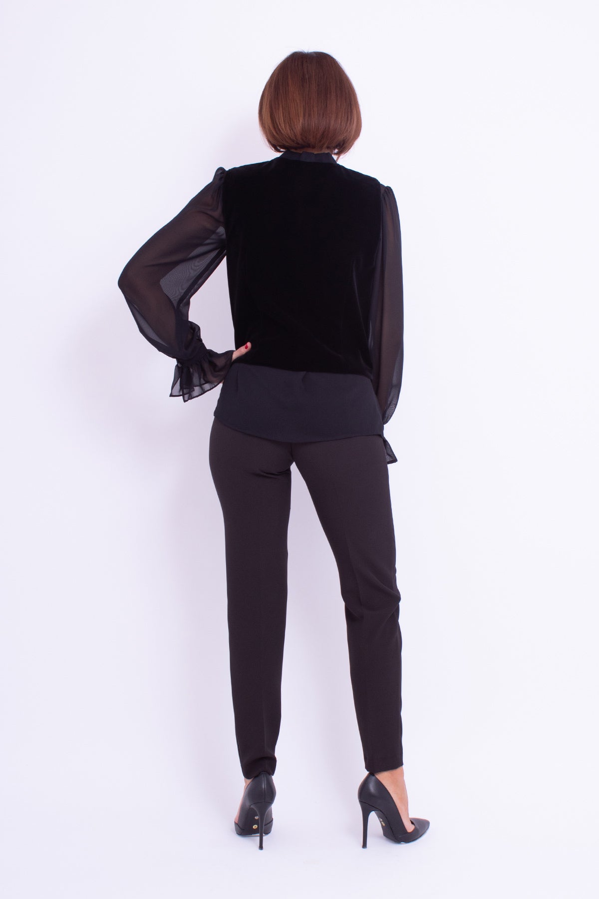 Bluza neagra cu panglica Confident Concept Store